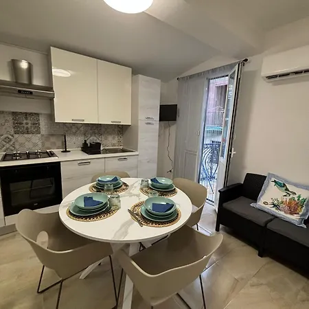 Apartment Trinacrie Home's